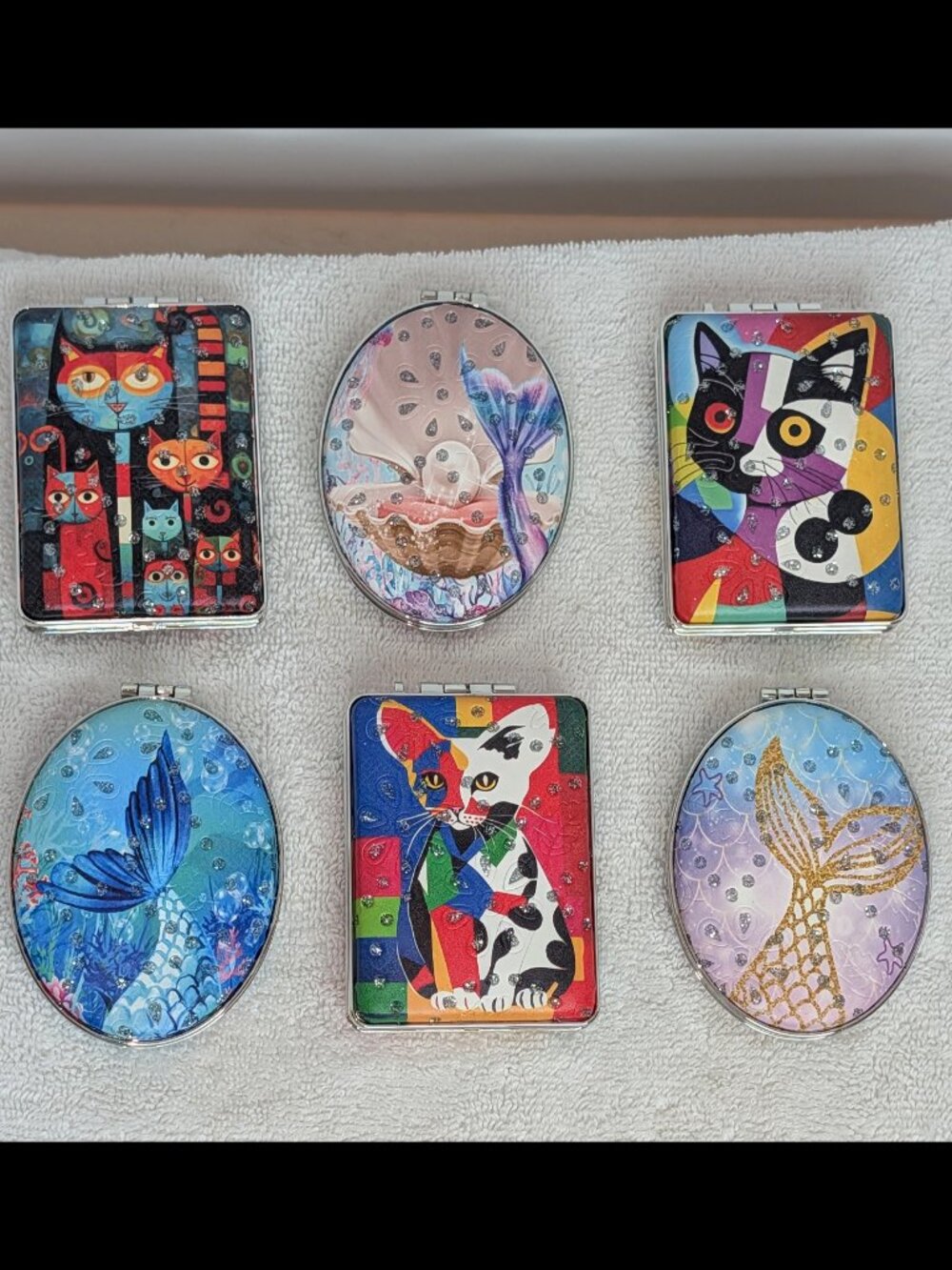 *PREMIUM* FASHION COMPACT w/ Double Mirror -- Modern Art CAT or MERMAID Design
